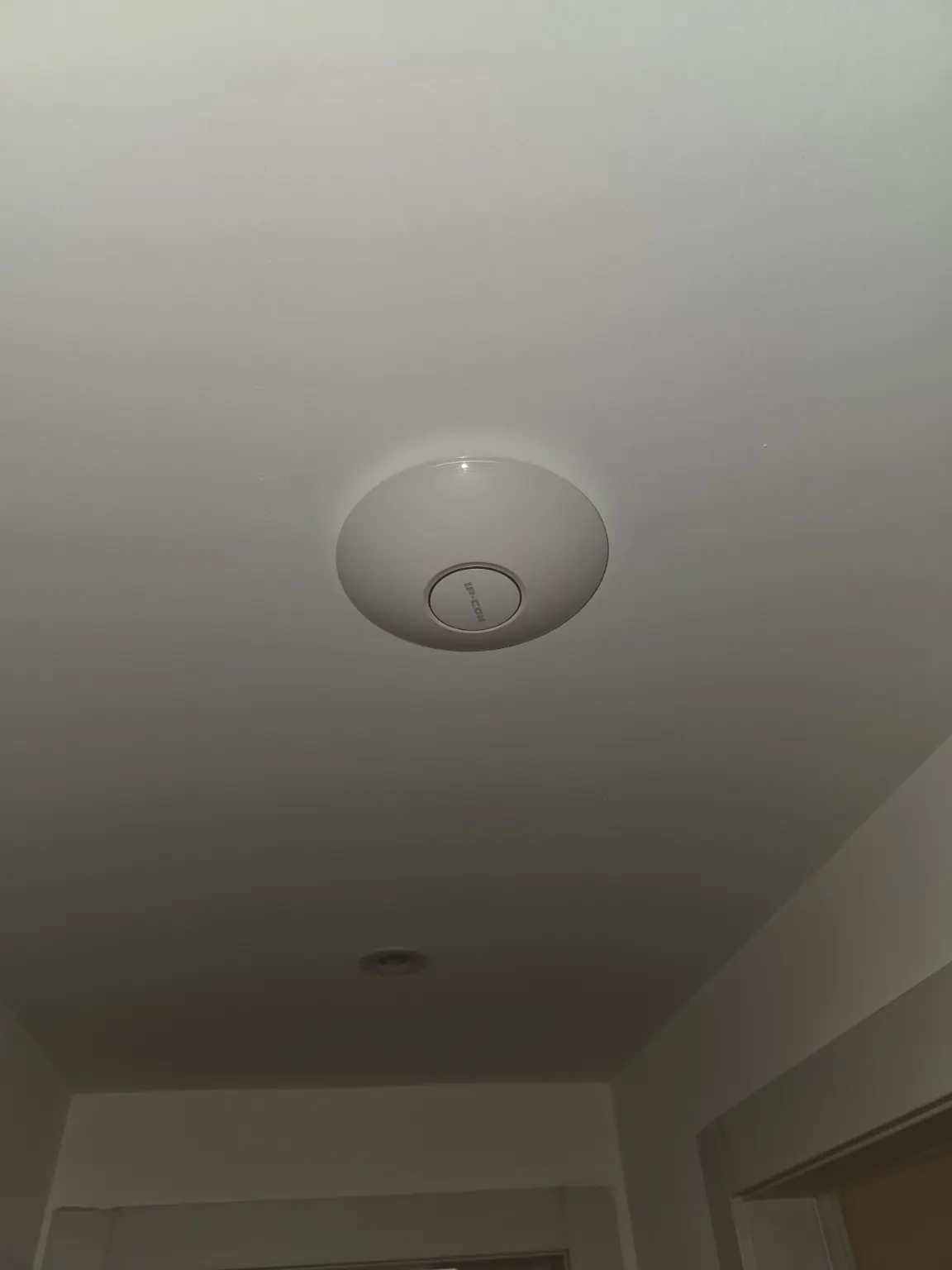 התקנת נקודות רשת כולל Access Point IP-COM – תמונה 2